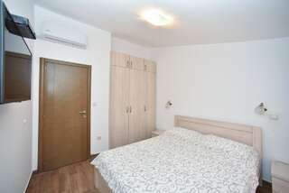 Виллы Villa Old Olive II Будва Вилла с 2 спальнями-9